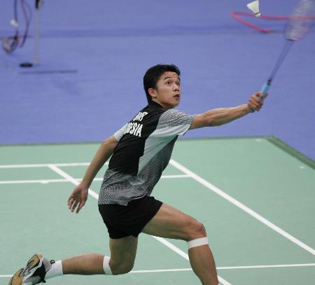 印尼羽毛球队力克韩国羽毛球队，陶菲克完成帽子戏法的简单介绍